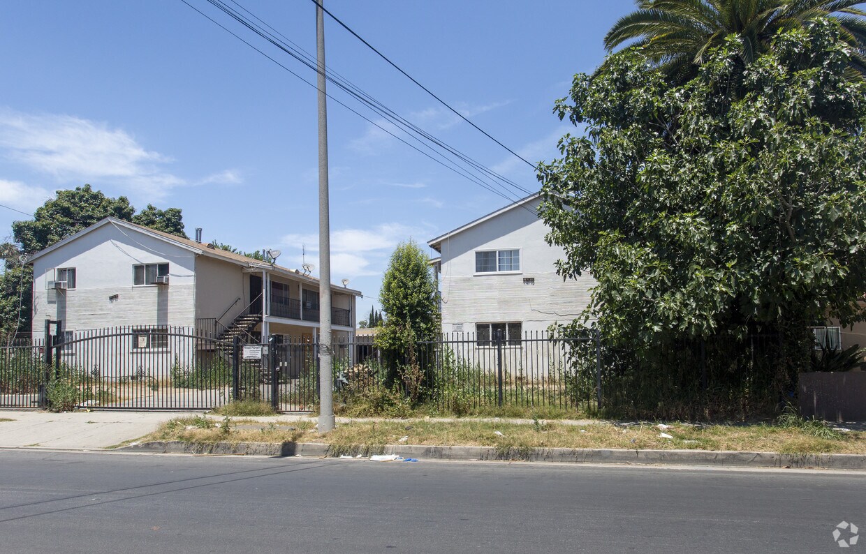 Foto del edificio - 14715-14721 Blythe St
