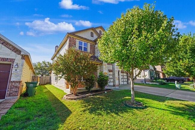 Foto del edificio - Exquisite 3-bedroom, 2.5-bathroom off 1604 and Culebra Road - Realtor Commission: $500