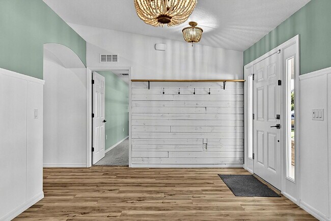 Foto del edificio - Modern 4-Bedroom, 3-Bath Home with Private In-Law Suite – Palm Coast, FL