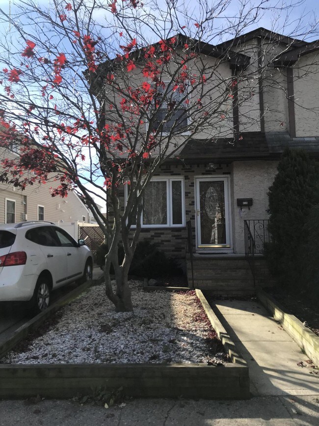 Foto del edificio - 456 Hunter Ave