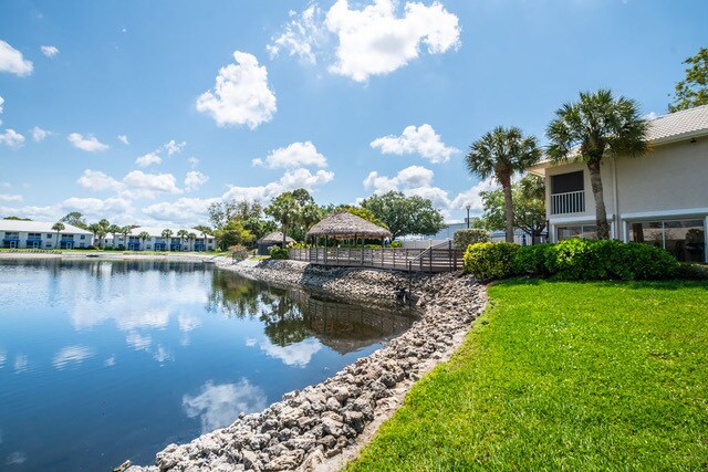 Building Photo - 887 Gulf Pavilion Dr