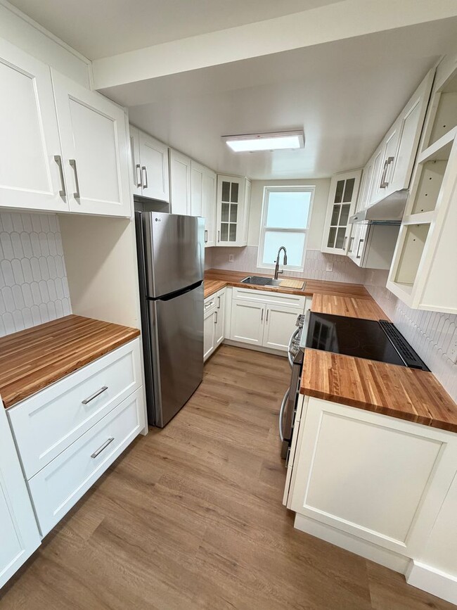 Building Photo - 1 Bed 1 Bath Brand New Apartment In Cleveland Heights