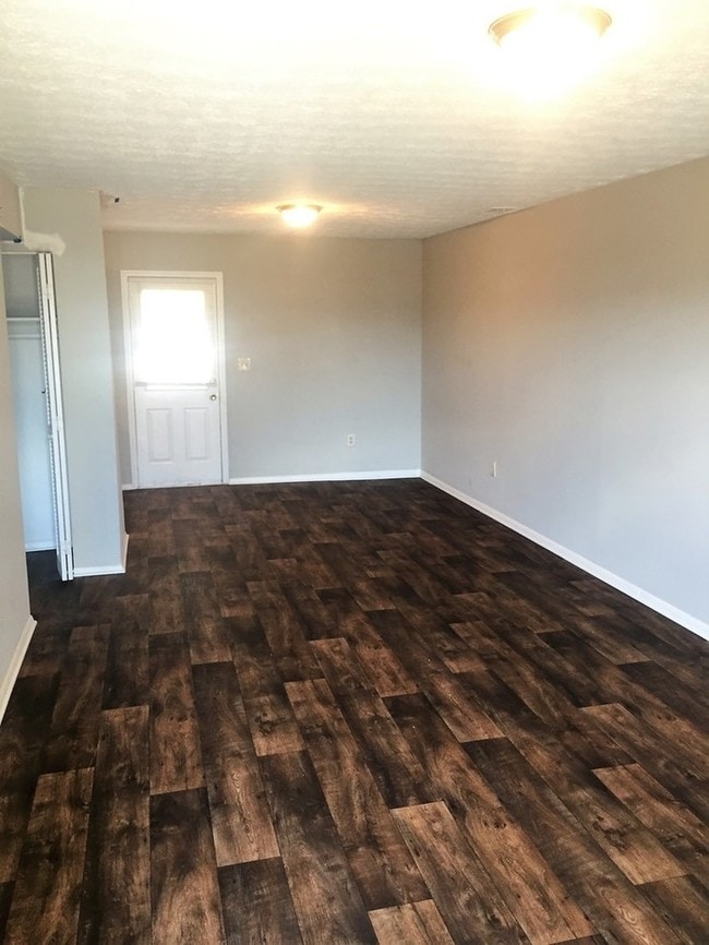 Building Photo - 126 Northway Dr