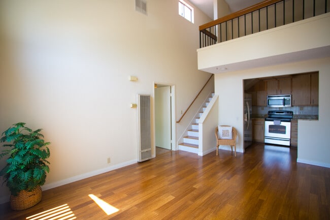 Building Photo - 4060 Rosenda Ct