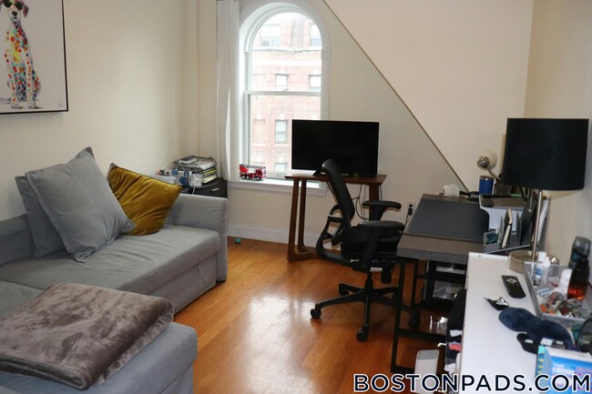 Foto del edificio - 90 Westland Ave