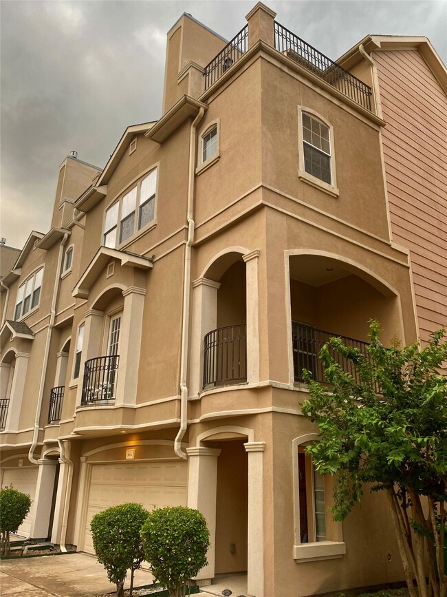 Building Photo - 5615 Winsome Ln