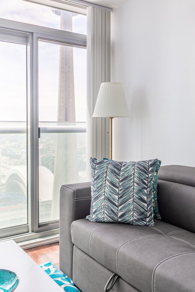 Building Photo - 14 York St