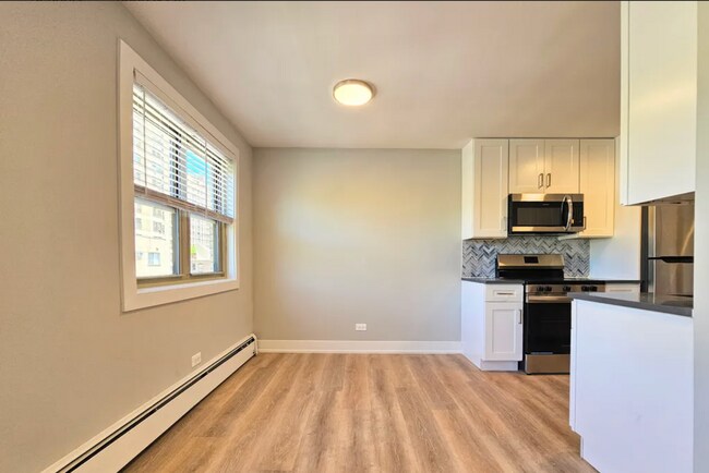 Foto del edificio - 531 W Aldine Ave