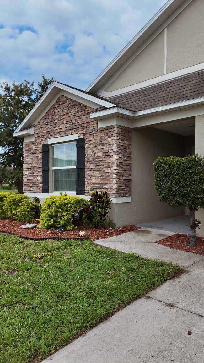 Foto del edificio - 338 Pinecrest Loop
