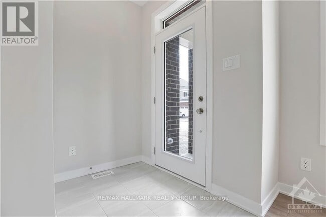 Building Photo - 3061 Travertine Way