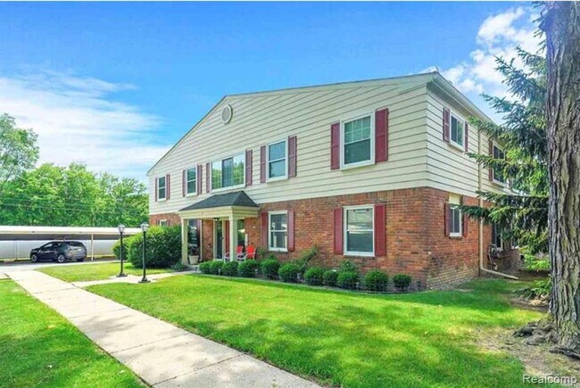 Foto del edificio - 721 W Maple Rd