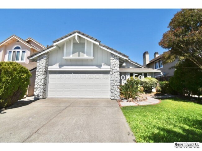 Building Photo - 1661 Sequoia Dr