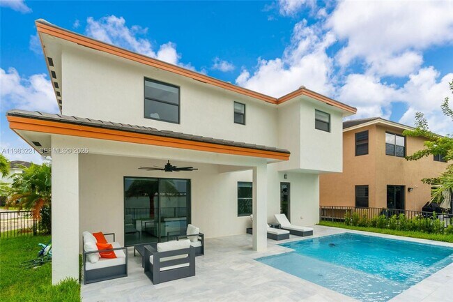 Foto del edificio - 15540 NW 88th Ave