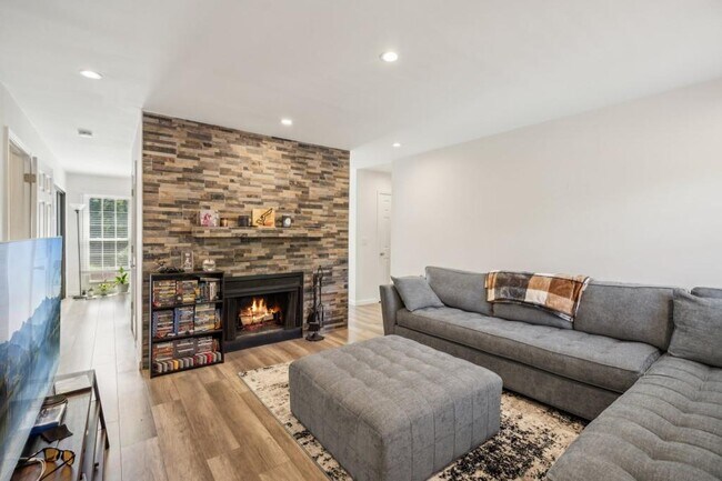 Foto del edificio - 1166 Booth Rd SW