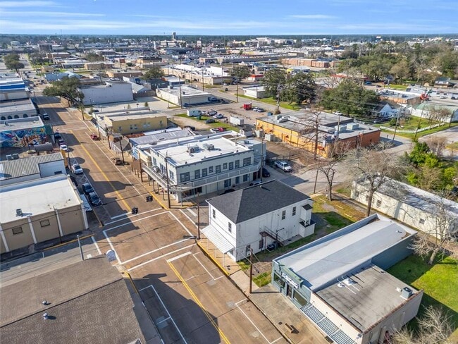 Foto del edificio - 401 E Main St