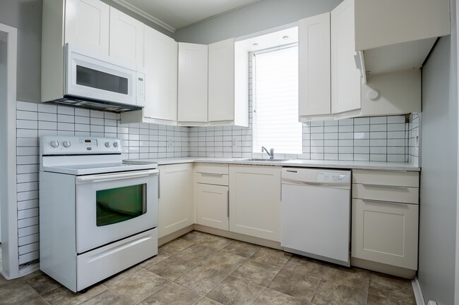 Photo du bâtiment - 1242 Pritchard Ave