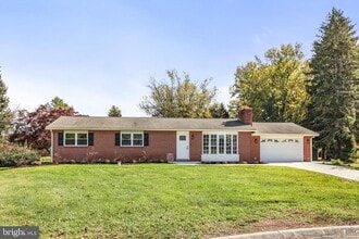 Building Photo - 313 Windsor Ct