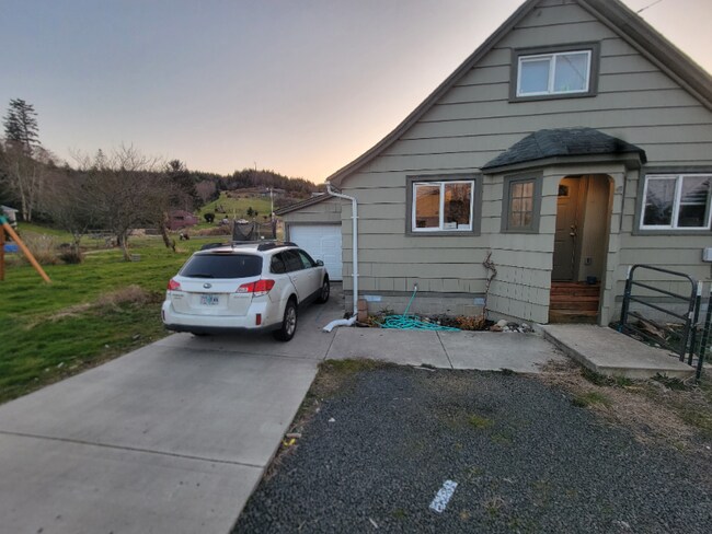 Building Photo - 91118 Youngs River Rd