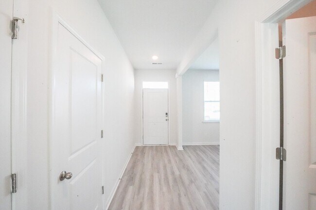 Building Photo - Available Soon!