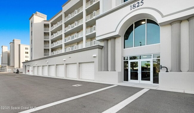 Foto del edificio - 1825 Riverside Dr