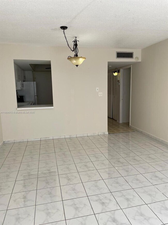 Foto del edificio - 1 bedroom in North Miami FL 330179