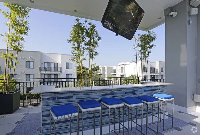 Terraza de la casa club - Reveal Heathrow
