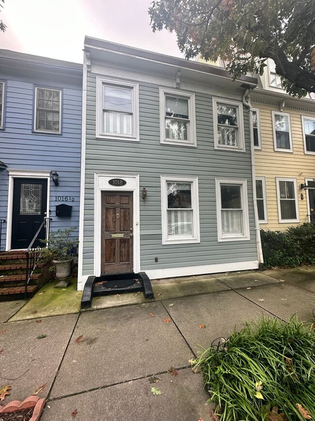 Building Photo - 1018 Oronoco St
