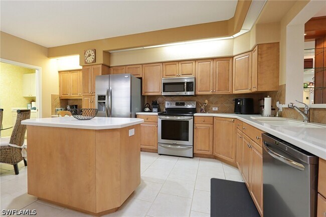 Foto del edificio - 5901 Ashford Ln