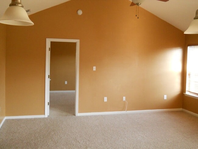 Building Photo - 3 BR 2 BA in Hahira