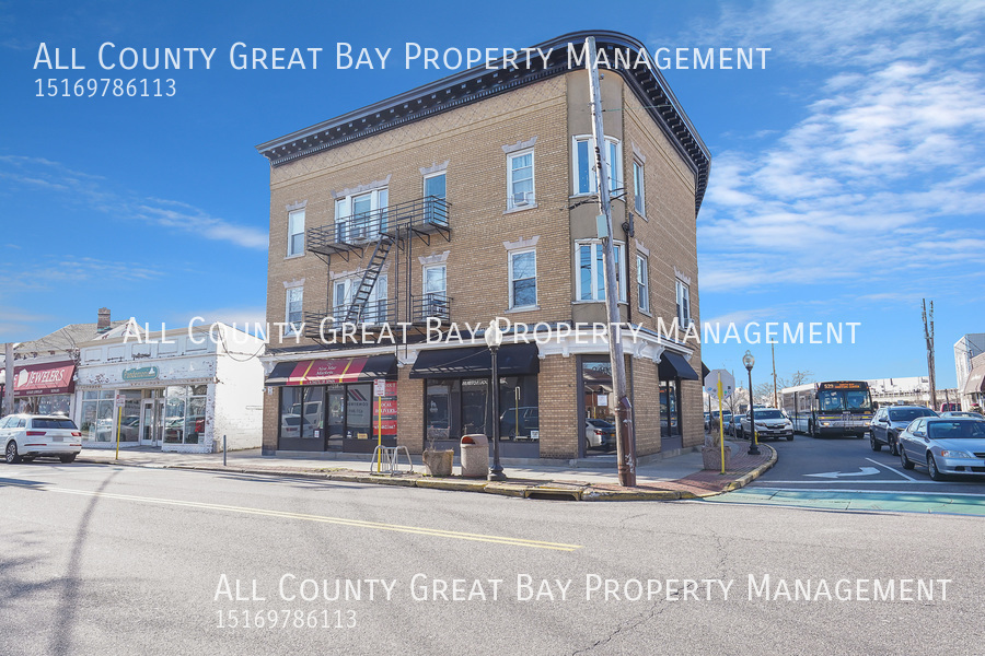 Primary Photo - 8 Railroad Ave