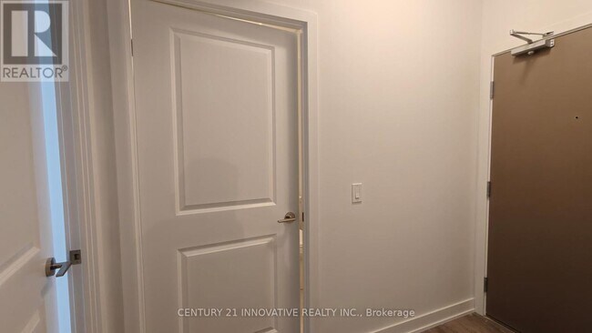 Photo du bâtiment - 1010 Sandy Beach Rd