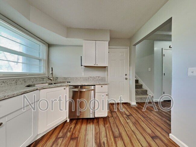 Foto del edificio - 16512 Mckinley St