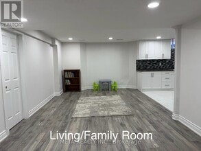 Building Photo - 136 Lawson Rd
