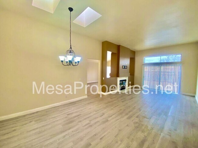 Building Photo - 15636 Amber Pointe Dr