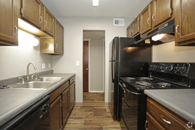1BR, 1BA - 690 SF - Villas on Rock