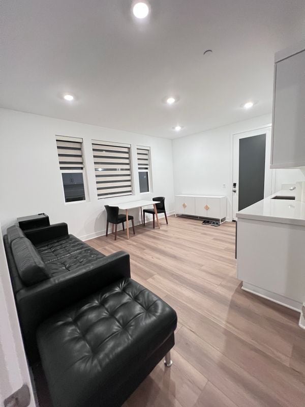 Building Photo - 105 Seep