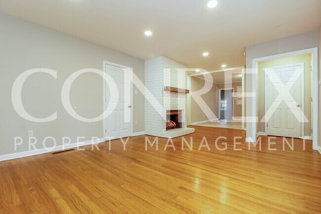 Foto del edificio - Adorable Brick Ranch near Downtown Summerv...