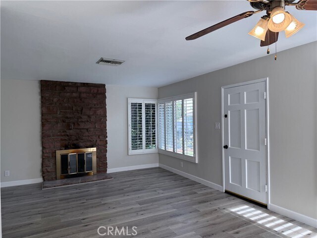 Foto del edificio - 6857 Chimineas Ave