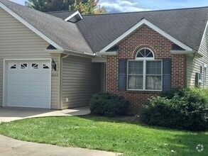Building Photo - 4042 Dalt Dr