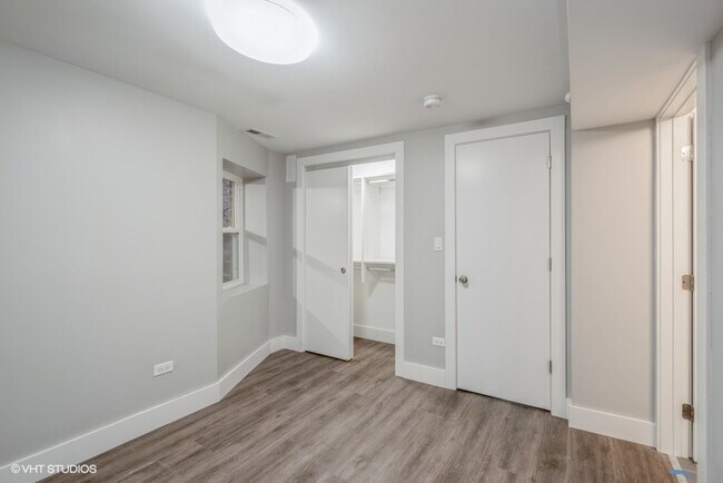 Foto del edificio - 4941 S Champlain Ave
