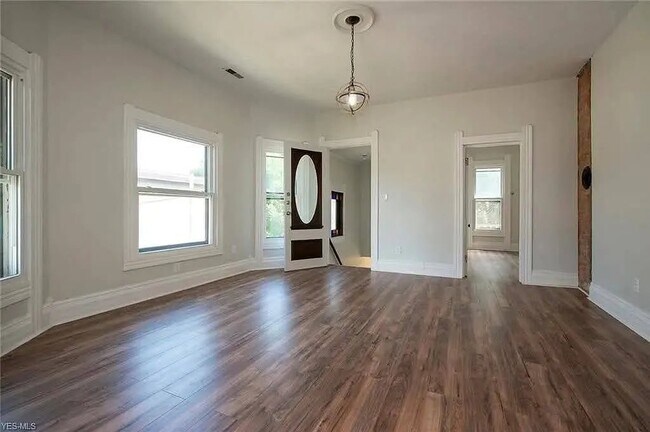 Foto del edificio - 3204 Archwood Ave
