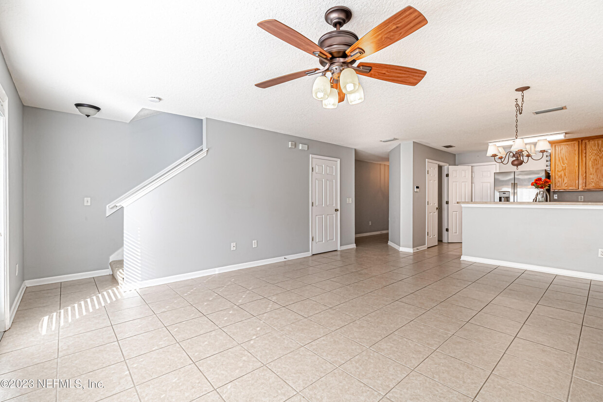 Foto principal - 1500 Calming Water Dr