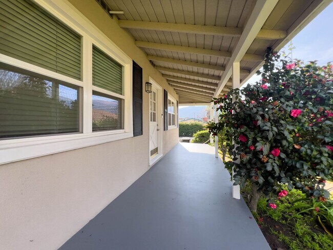 Foto del edificio - Charming 2BR Home in La Crescenta!