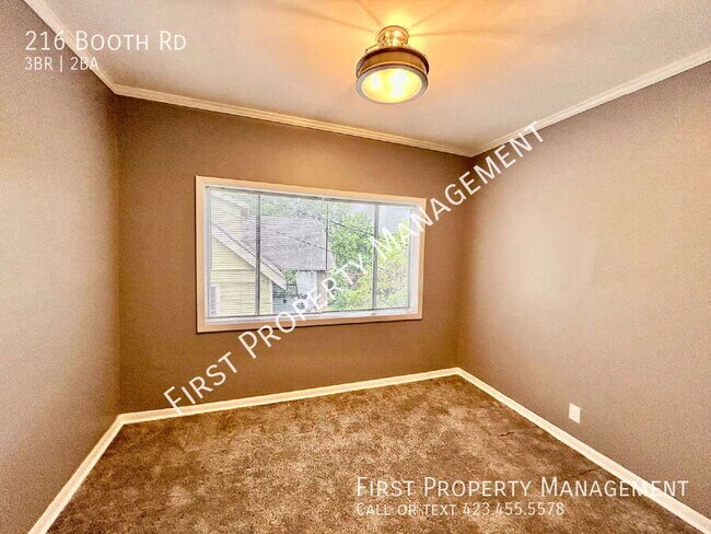 Foto del edificio - 216 Booth Rd