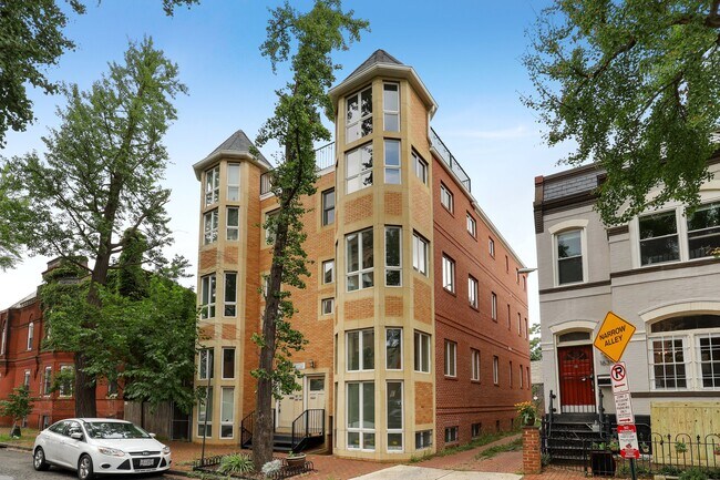 Front/Side - 1637 Marion St NW