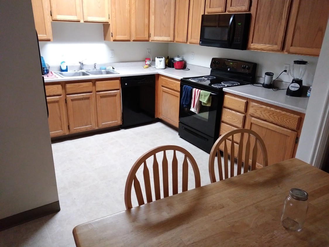 You can make some gourmet meals in here! - 555 N 500 E