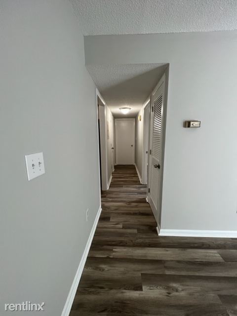 Foto del edificio - 2 br, 1 bath House - 1100 Crescent Dr Apt 9