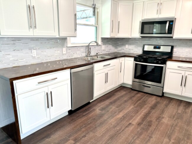 Building Photo - 109 Delft Dr