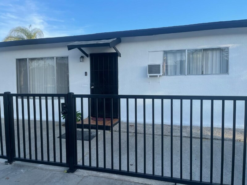 Primary Photo - 6848 San Mateo St