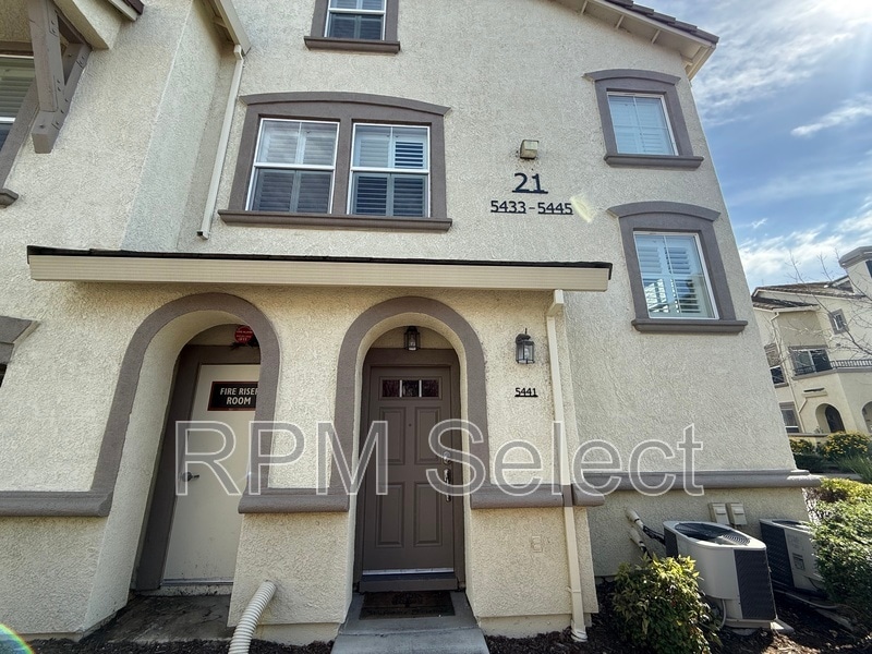 Primary Photo - 5441 Tares Cir